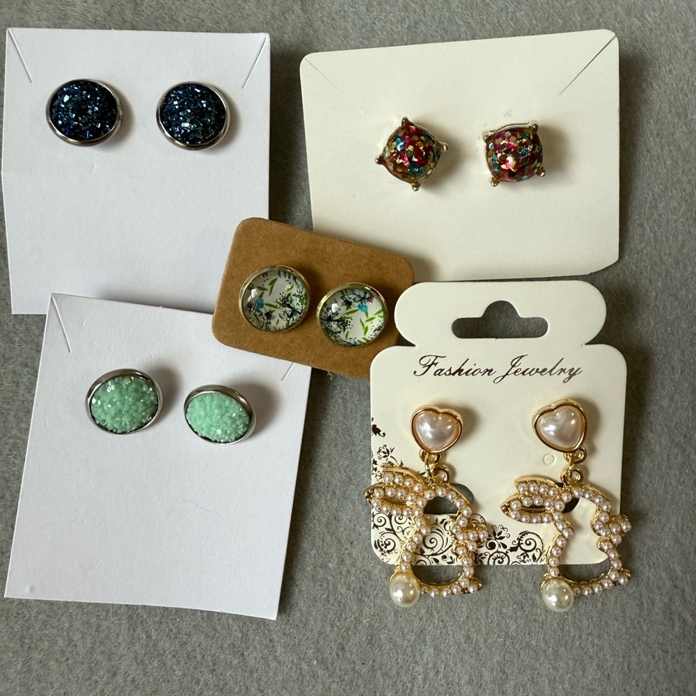 Lot of 5 New in Package Assorted Earrings